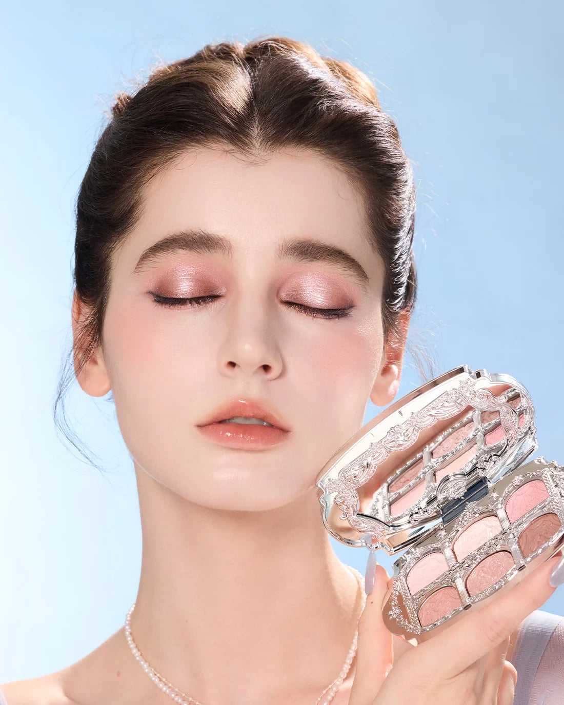Flower Knows Snow Ballet Six-Color Satin Makeup Palette