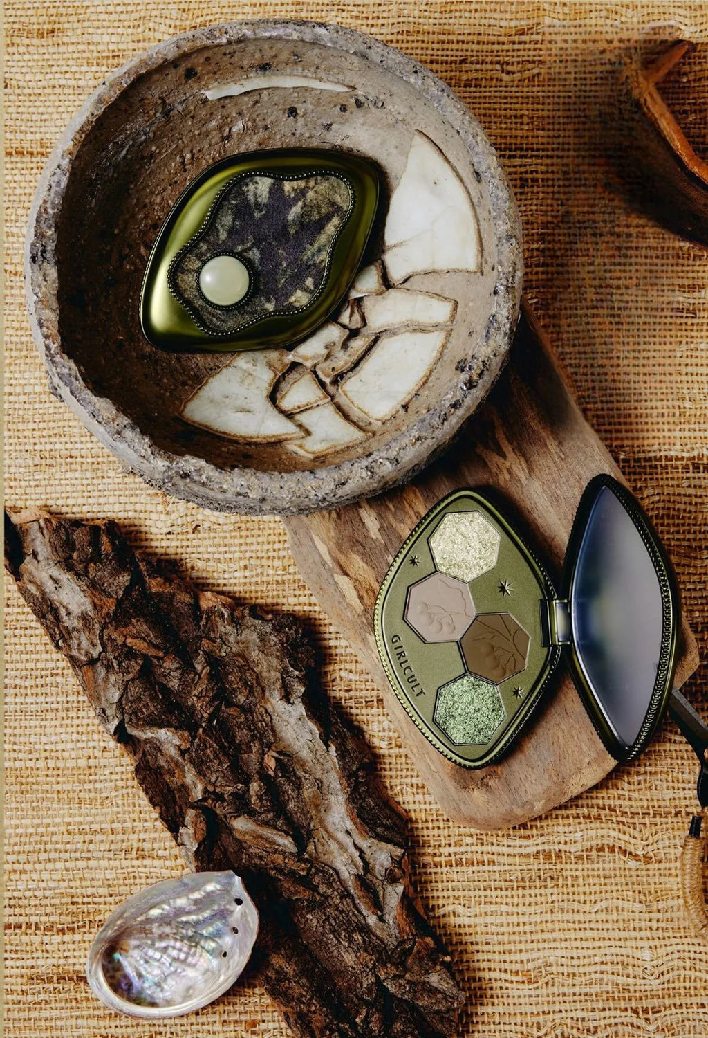 Girlcult Compendium of Materia Medica Chameleon Eyeshadow Palette