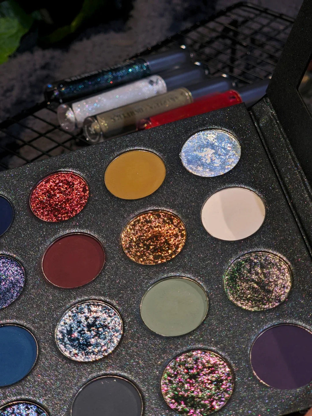 KRYPTEIN COSMETICS Supernova Chameleon Eyeshadow Palette