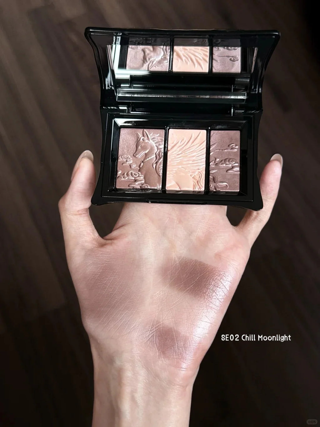 CHEERYEP (QIANYAN) Pillow Gem Collection Highlighter & Eyeshadow Palette