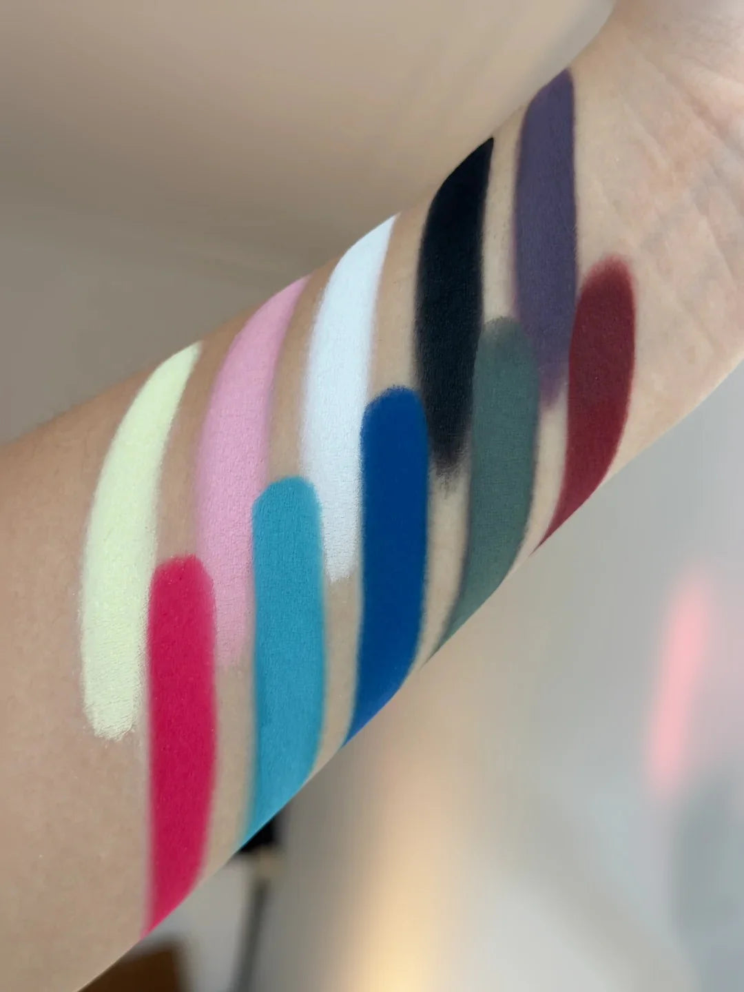 BREATHREAT Break-Free Collection Single Eyeshadows