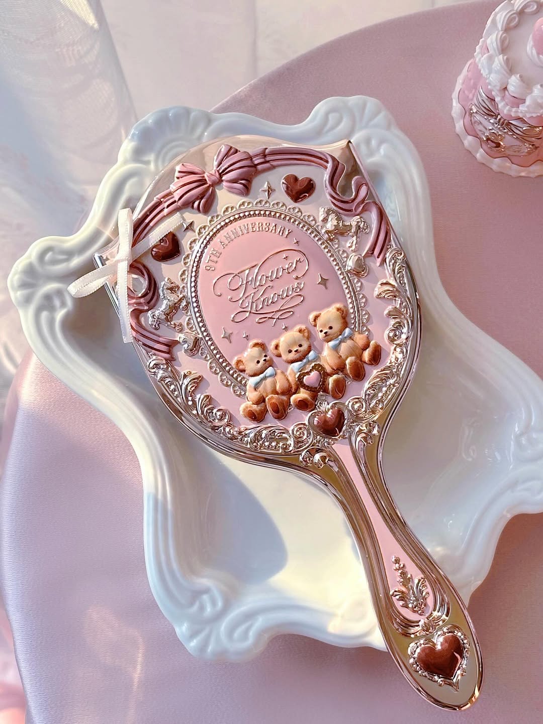 Flower Knows 9th Anniversary Accessories