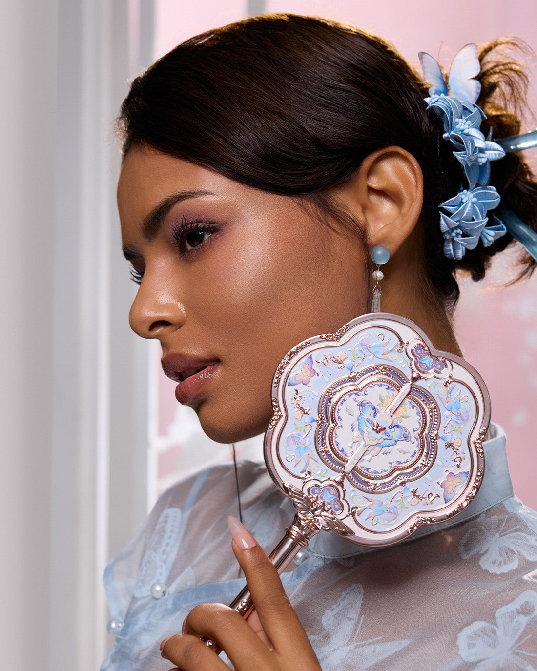 Flower Knows Butterfly Cloud Collar Hand Mirror