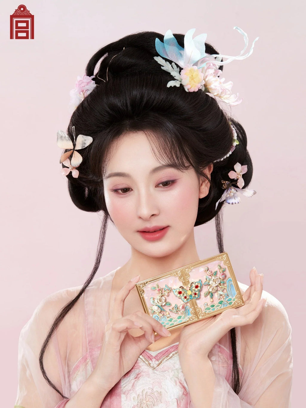 PALACE MUSEUM Treasure Garden Eyeshadow Palette